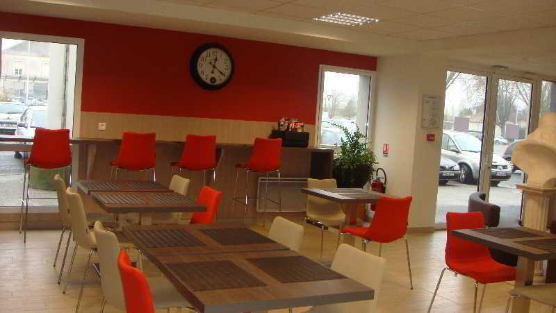 The Originals Access, Hotel Cholet Gare Zewnętrze zdjęcie