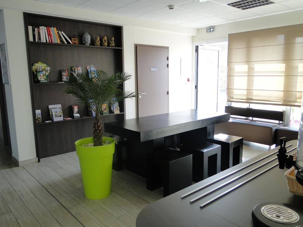 The Originals Access, Hotel Cholet Gare Zewnętrze zdjęcie