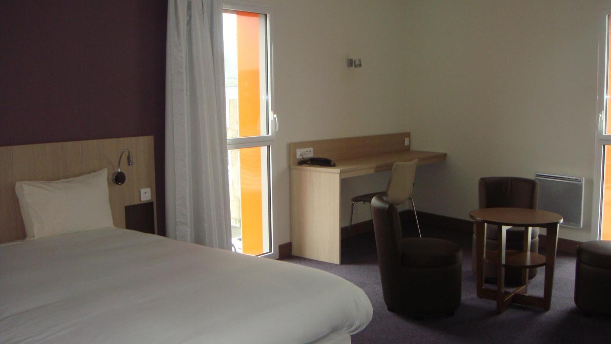 The Originals Access, Hotel Cholet Gare Zewnętrze zdjęcie