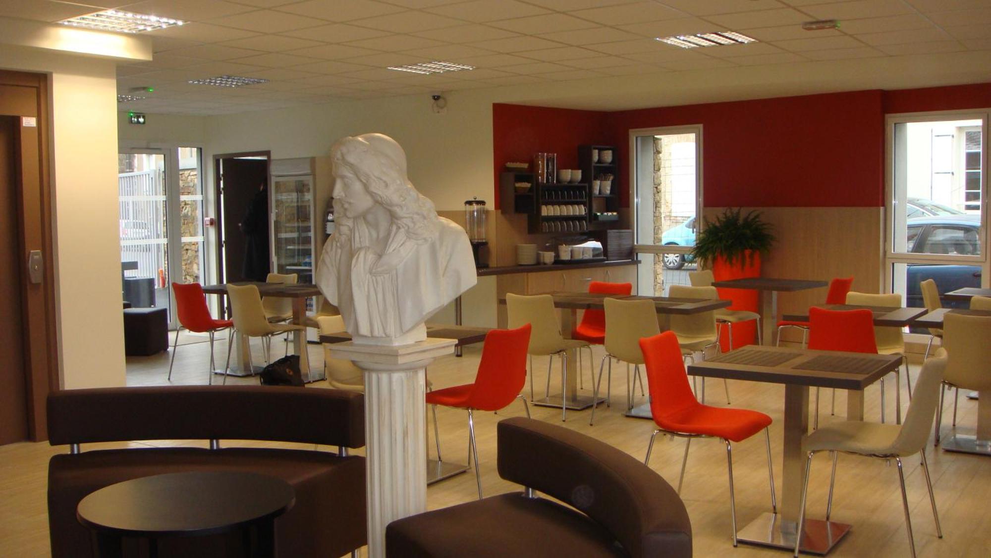 The Originals Access, Hotel Cholet Gare Zewnętrze zdjęcie